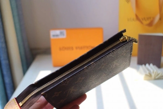 Affordable 15 LOUIS POUCH VUITTON TOILETRY 0822